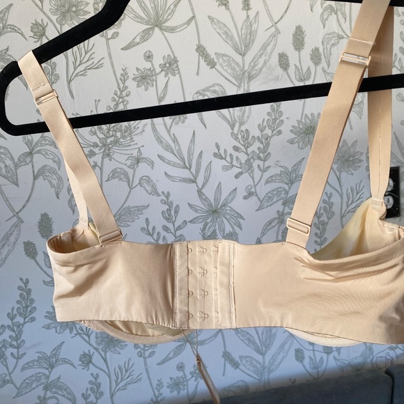 NWT SKIMS NO SHOW MOLDED UNLINED BALCONETTE SAND Size 36C - Picture 8 of 8